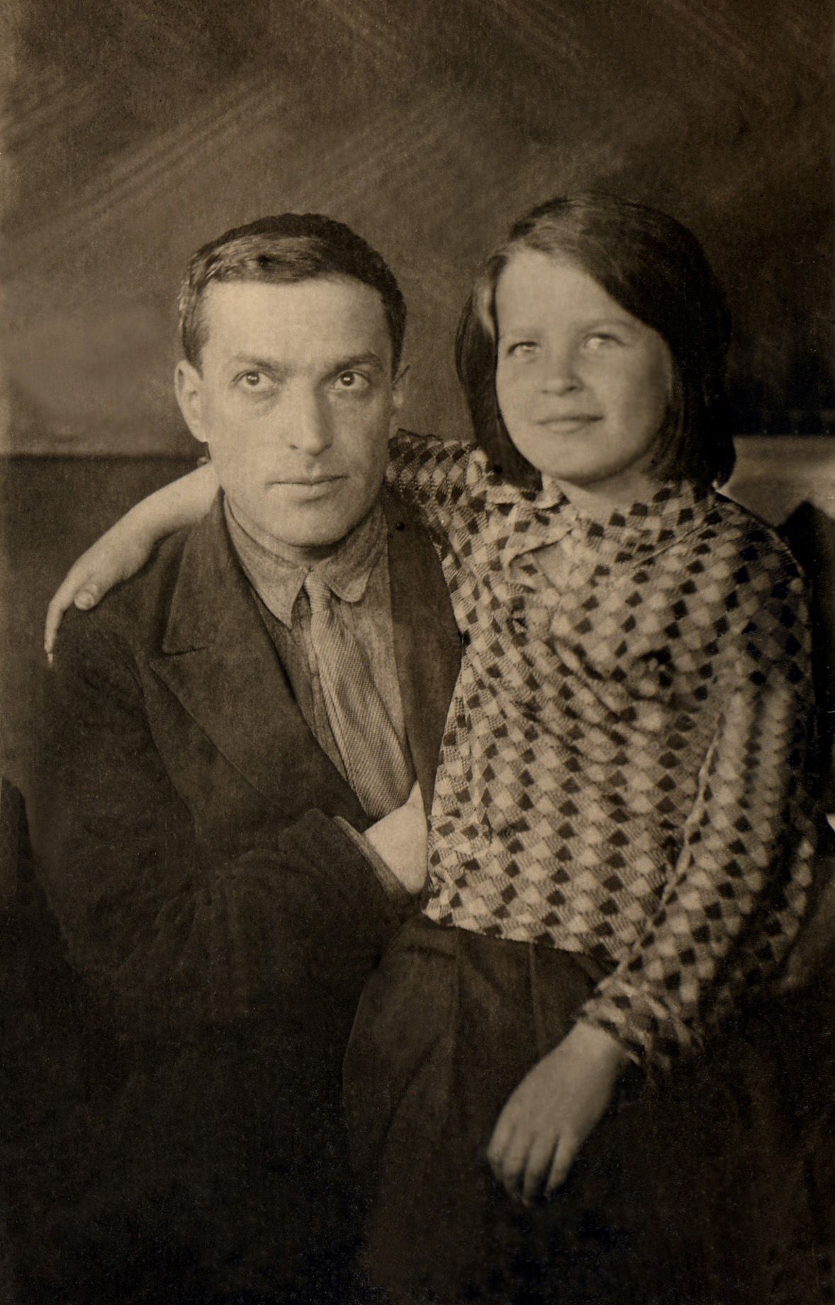 LEV VYGOTSKY Y SU HIJA GUITA