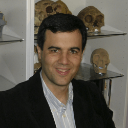 Entrevista con Roberto Sáez, autor de Prehistoria y origen de la compasión