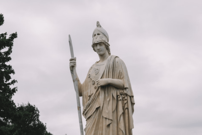 La sabiduría como diosa: Brunhilde y Atenea