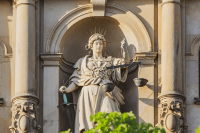 Educación: integridad humana e institucional