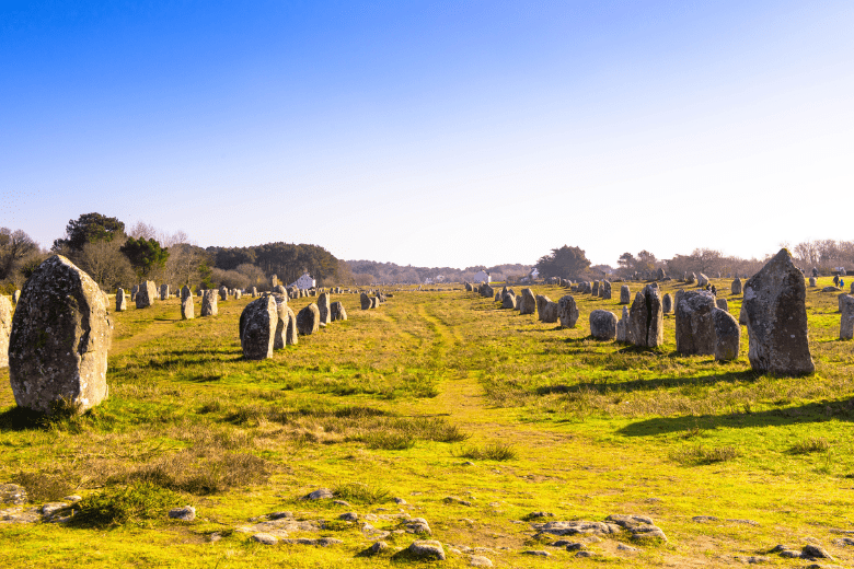 Geometría asombrosa en los megalitos de Carnac, Francia