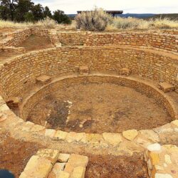 Kiva de Escalante Pueblo, construida por los Pueblos Ancestrales hacia 1120, según dataciones dendrocronológicas. El asentamiento se sitúa cerca del Canyons of the Ancients Visitor Center & Museum, en el condado de Dolores, Colorado. Foto del autor.